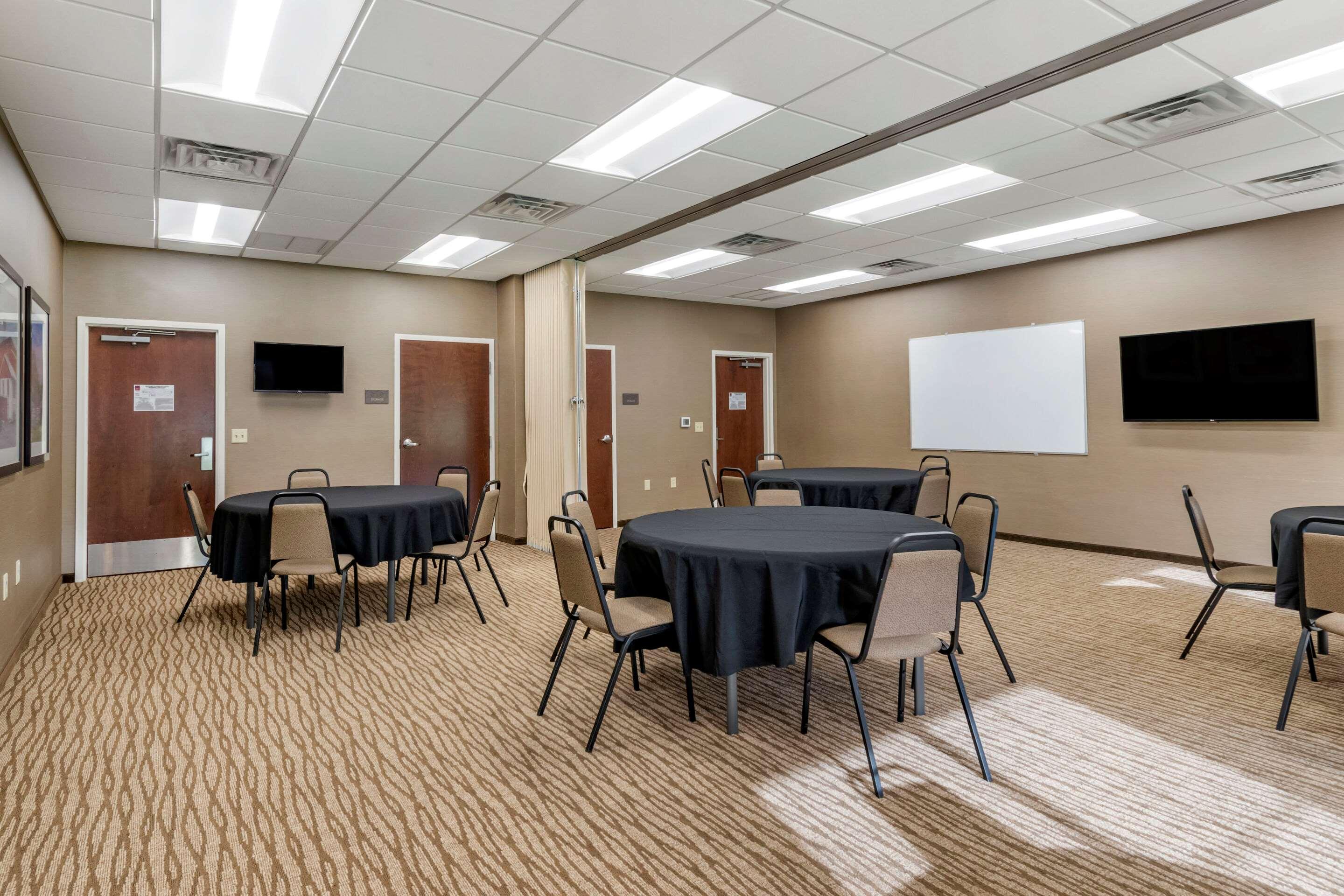Comfort Suites Manheim - Lancaster Екстериор снимка