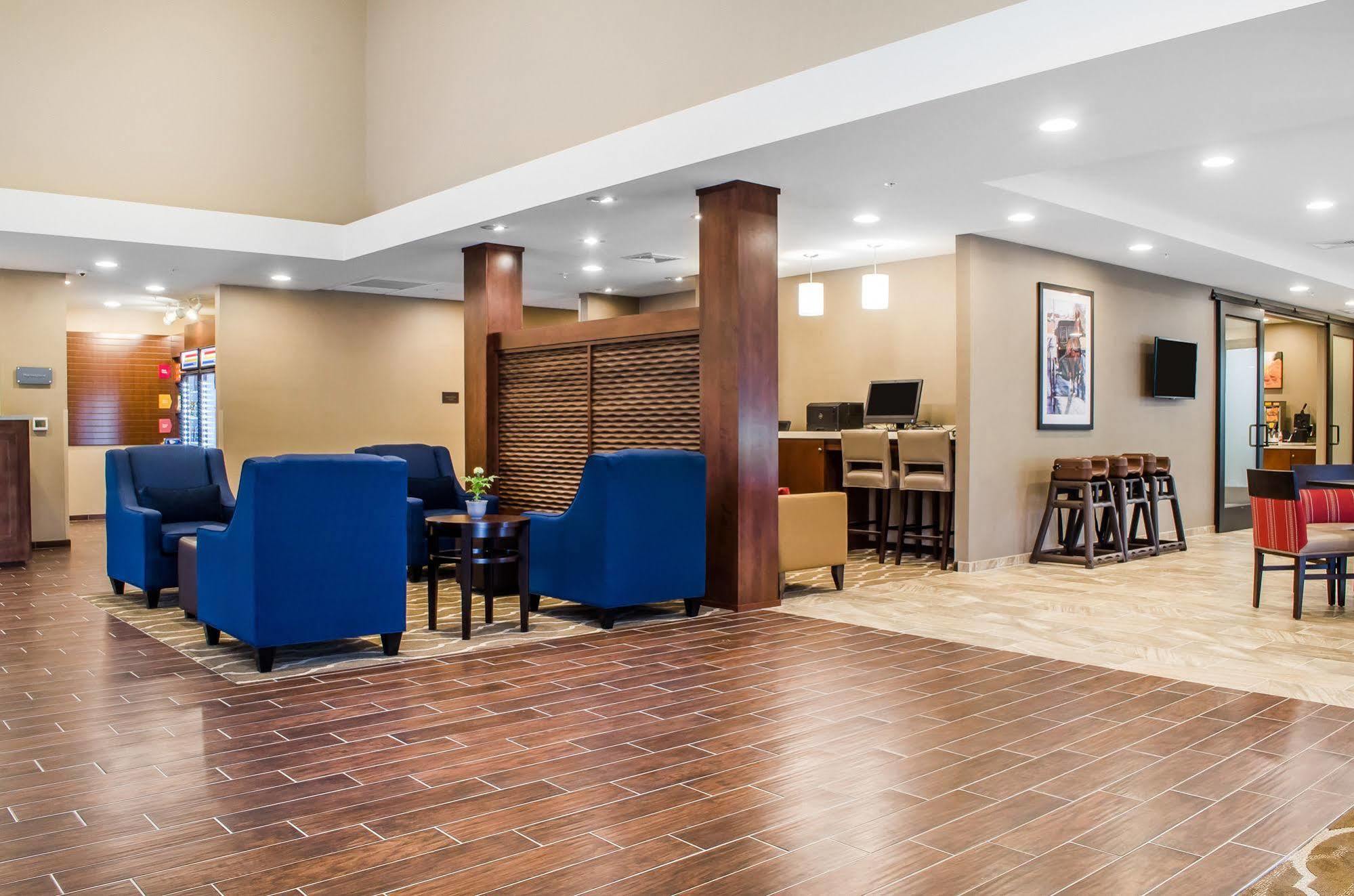 Comfort Suites Manheim - Lancaster Екстериор снимка